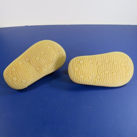 Pink Floral Daisy Faux Leather Sandals (Uniquely Squeaky) Size 19 - Picture 10 of 10